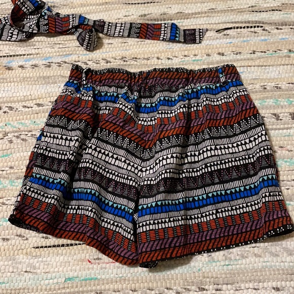 Shorts - Picture 2 of 3